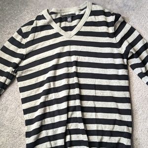 Kenneth Cole V-Neck Sweater